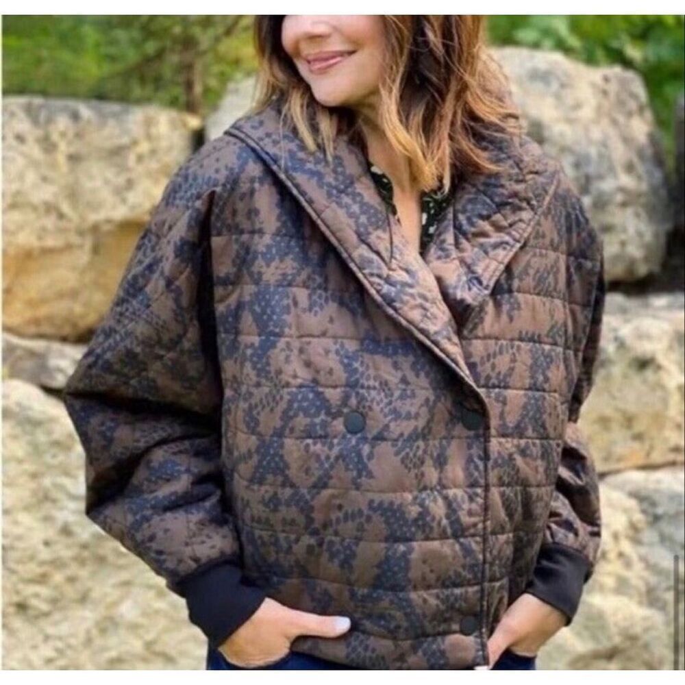 Wrap Up Puffer by Cabi in Brown Python Snake Print Hooded Oversized Women’s S/M